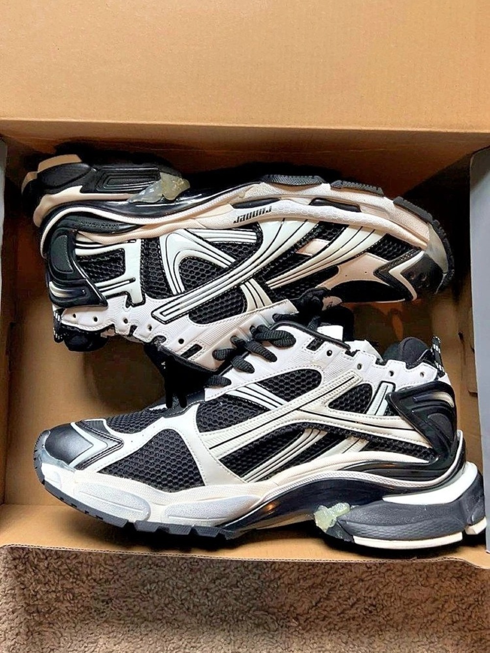 Balenciaga Runner Sneakers White & Black EU 44